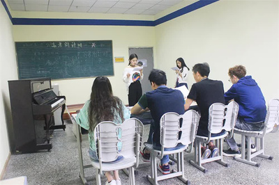 大艺庚合高二学音乐得花多少钱